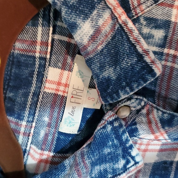 Small snap front plaid - Picture 3 of 11